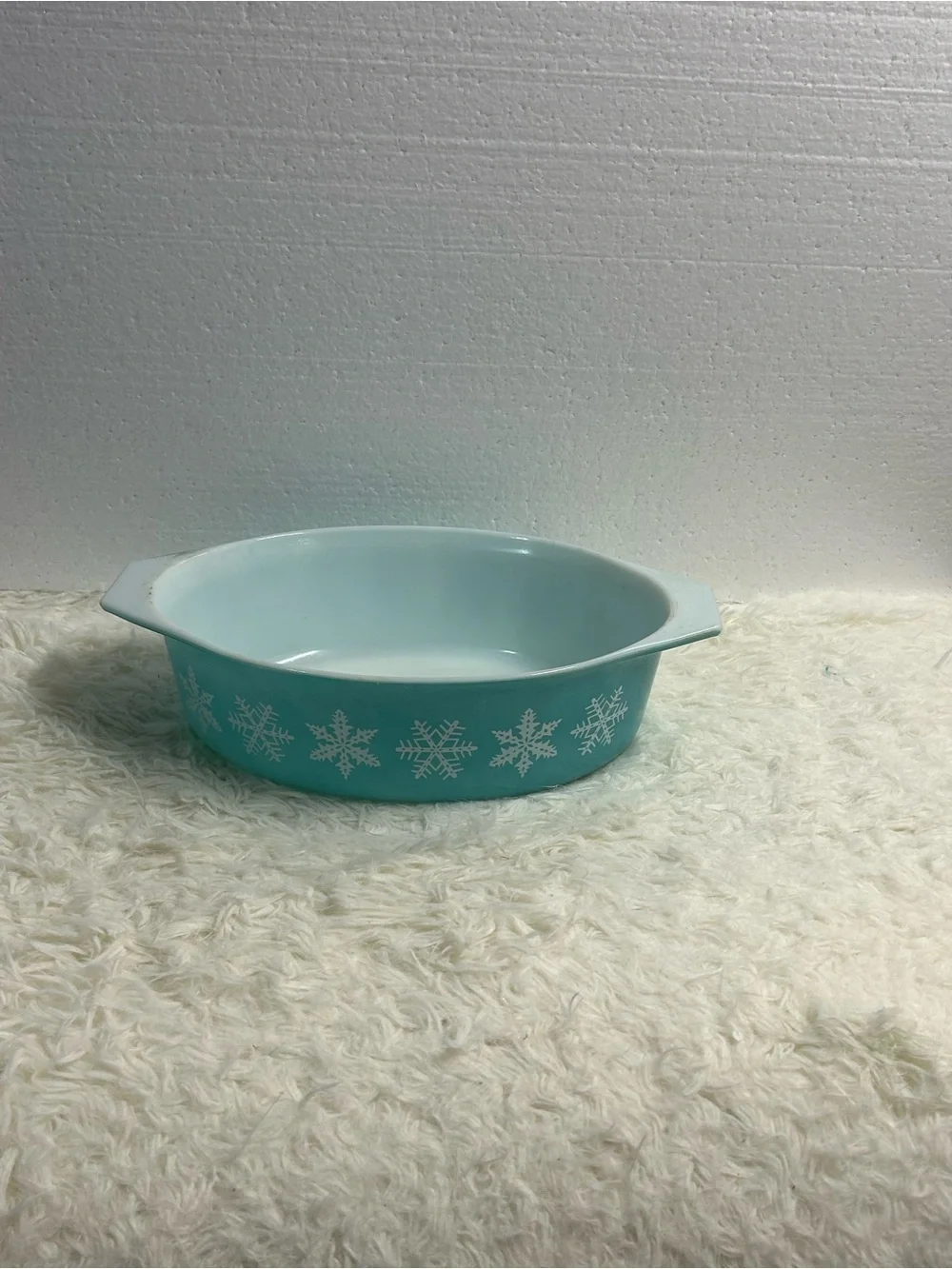 Pyrex Turquoise Snowflake Round Baking Dish